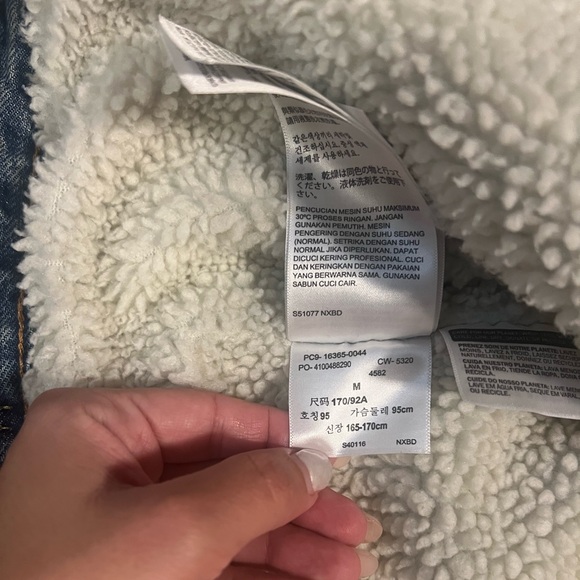 Levi’s The Sherpa Trucker Jacket - Picture 8 of 11